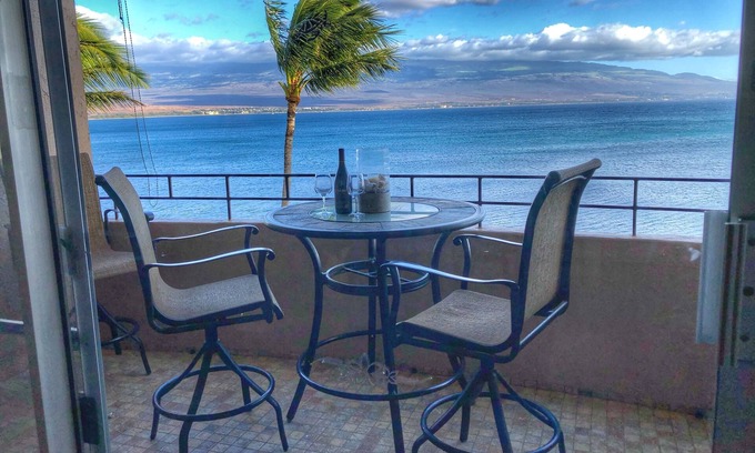 Maalaea Condominio | Relaxing Ocean Front Views on Maui! Island Sands Condominium