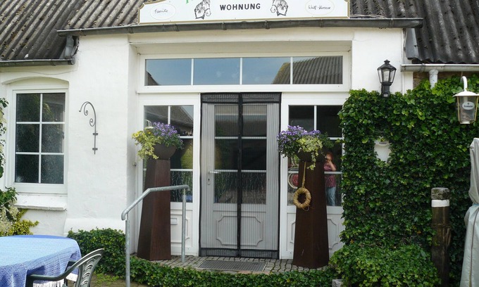 Tetenhusen Apartamento | Vacaciones relajadas en una granja histórica rodeada de brezales, bosques y caballos