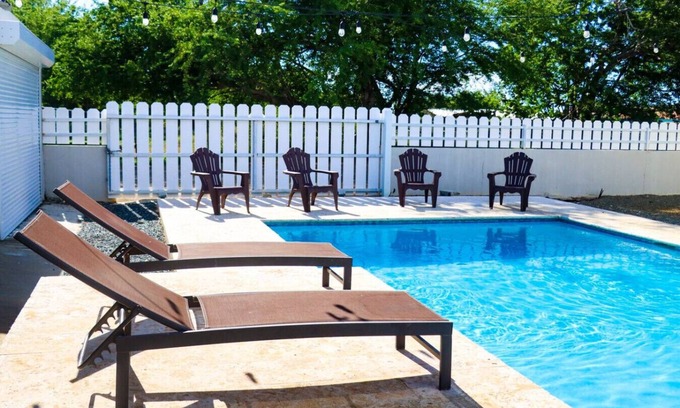 El Combate Casa | Relaxing Villa Near Combate Beach with Pool and Game Room