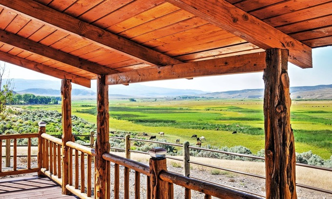 Antimony Cabina | Acogedora cabaña de antimonio con pozo de fuego e impresionantes vistas.