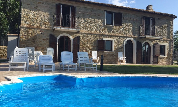 Castiglione Messer Raimondo Otro | Casa de campo de lujo con piscina privada y vistas espectaculares.