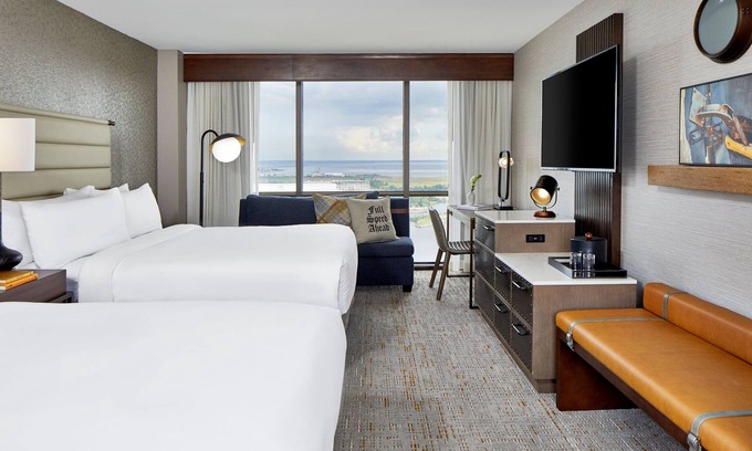Central Business District Hotel | Renaissance Mobile Riverview Plaza Hotel