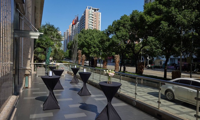 Pudong Hotel | Renaissance Shanghai Pudong Hotel