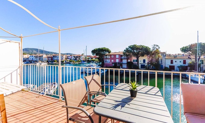 Port Grimaud Apartamento | Renovated 2/3-room apartment in Port Grimaud - mezzanine and A/C