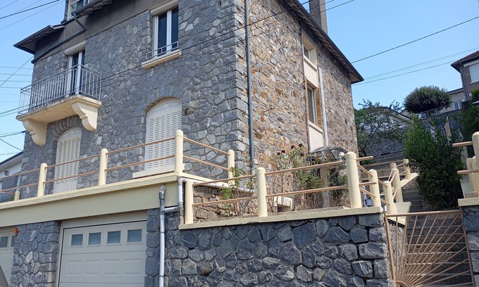 Tulle Apartamento | Renovated, air-conditioned apartment