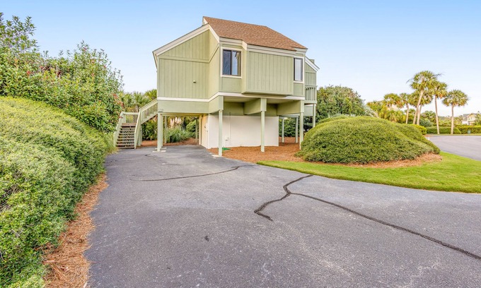 Sealoft Villas Cabaña | ¡Casa recientemente renovada con cocina gourmet, terraza y hermosas vistas al pantano!