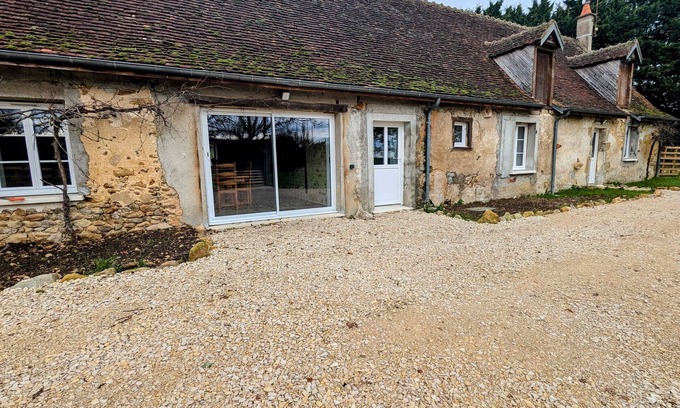 Levroux Cabaña | Casa familiar renovada en pueblo medieval