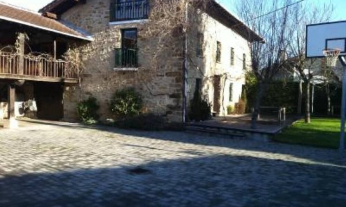 Bitoriano Casa | Caserío reformado con jardín