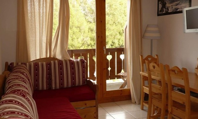 Montalbert Apartamento | Apartamento renovado a pie de pistas en La Plagne, 2 habitaciones