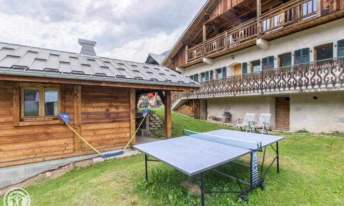 Abondance Chalet De Esquí | Antigua casa de labranza renovada, chalet con decoración que contrasta encanto y tradición