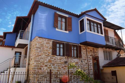 Arnaia Casa | Renovated Old Manor House With Yard