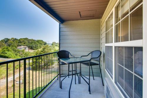 Branson West Apartamento | Renovated Resort Condo, 2 Mi to Silver Dollar City