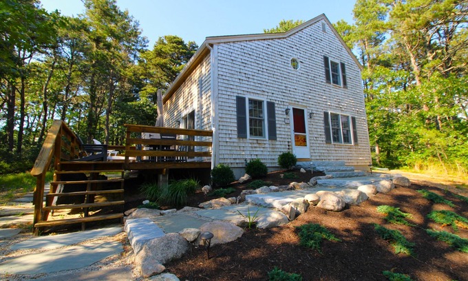 Wellfleet Casa | Renovated Wellfleet Retreat: Comfort Amidst Pine Trees (2384)