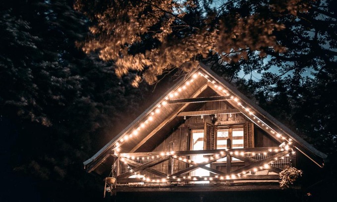 Petrovaradin Chalet De Esquí | Rent a Forest, Cabin Hidden in the Fruška gora