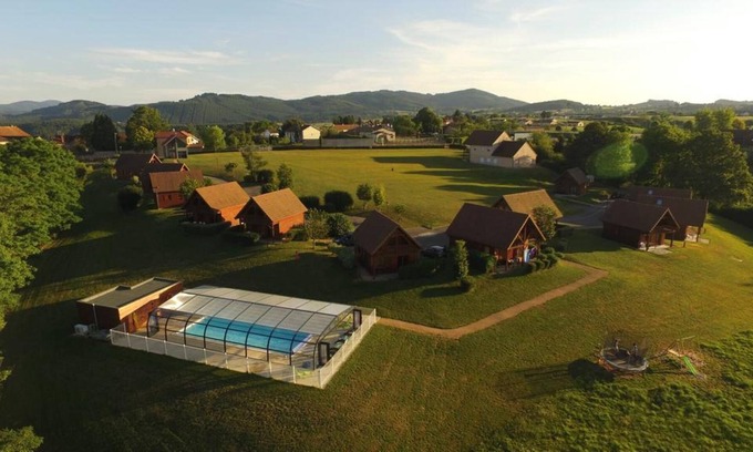 Dompierre-les-Ormes Chalet De Esquí | Alquiler de chalets totalmente equipados con piscina cubierta climatizada