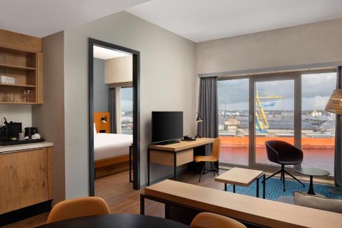 Westpoort Hotel | Residence Inn by Marriott Amsterdam Houthavens