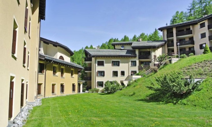 Surlej Apartamento | Residenza Chesa Margun 710-5 by Interhome