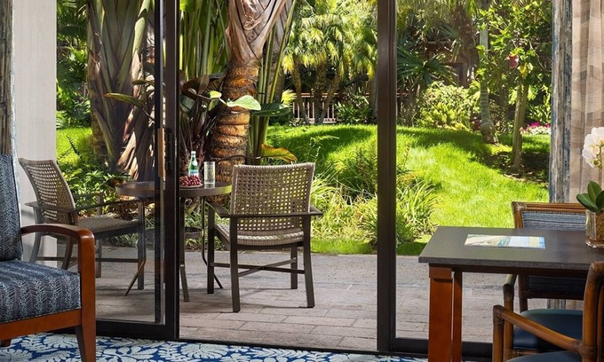 Pacific Beach Hotel | Resort Queens, Catamaran Resort, Elegant Ambiance, Explore Mission Bay