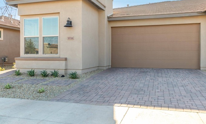 San Tan Valley Casa | Resort Style Living W/ Terrific Mountain Views