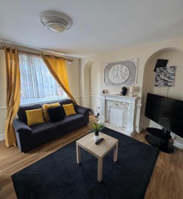 Tilbury Casa | Restful 3-Bed Retreat Tilbury