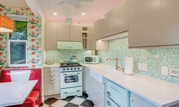 El Sobrante Apartamento | Retro El Sobrante Apartment Near San Francisco!