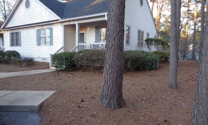 Lake Oconee Cabaña | REYNOLDS GOLF COTTAGE. INQUIRE ABOUT OUR LONG-TERM RENTAL TERMS AND PRICING.