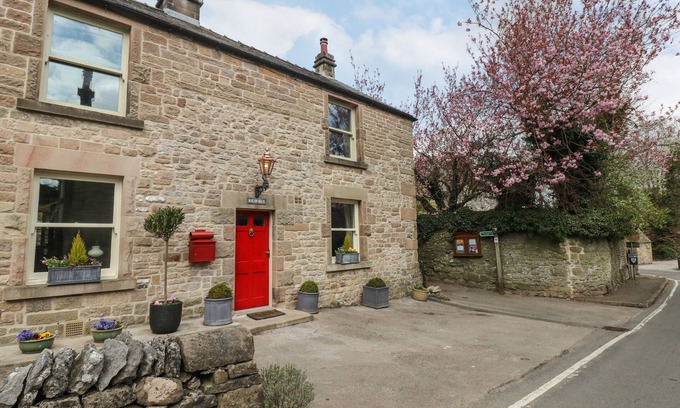 Winster Casa | RICHFIELD, pet friendly, luxury holiday cottage in Winster