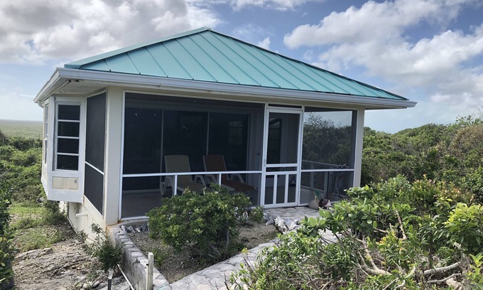 Conch Bar Cabaña | Dragon Cay Resort -Ridgetop Cottage