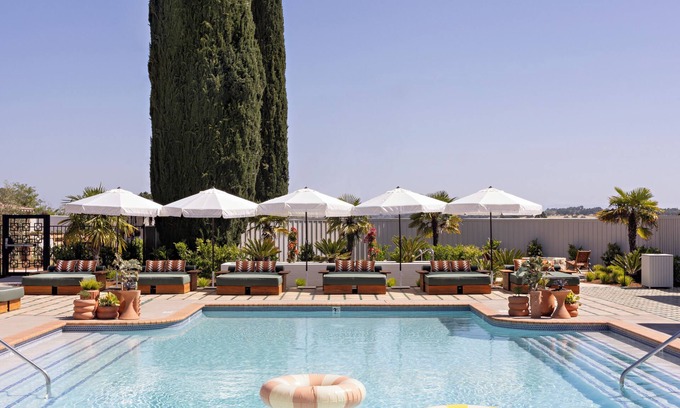 Paso Robles Hotel | River Lodge Paso - 21 & Over Pool