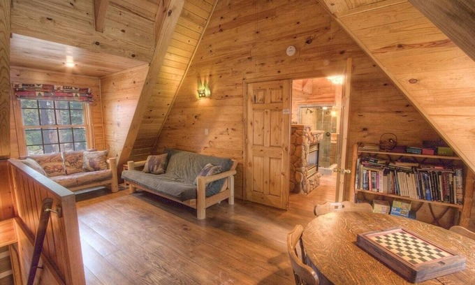 South Lake Tahoe Casa | River Rock Retreat 4 Bedroom Home by RedAwning