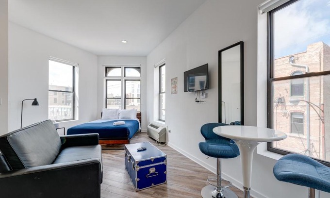 River West Hotel | River West, Second Floor Chicago by 747 Lofts