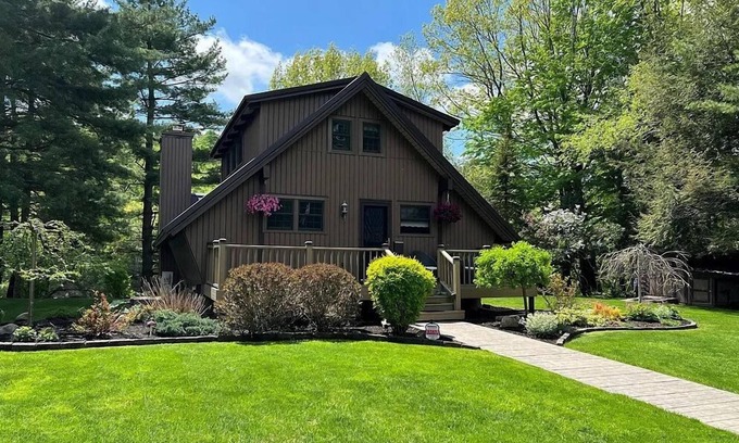 Watertown Casa | Riverbend Retreat Black River