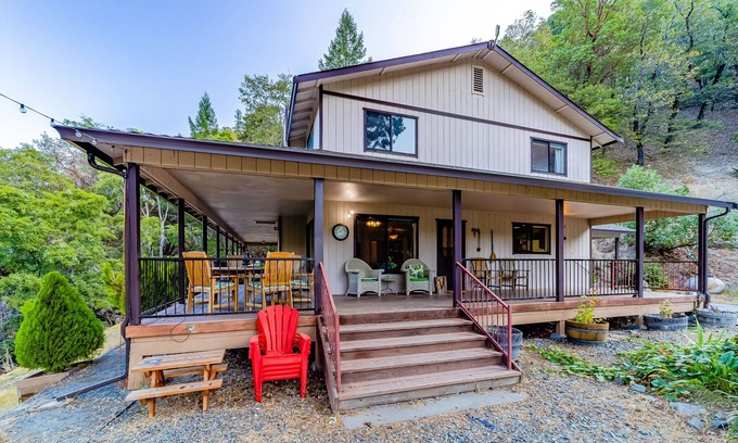 Salyer Casa | Riverfront home on 5 acres with huge porch, woodstove, & pool table - dogs OK