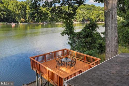 Front Royal Casa | Rivers Edge - On the River, Breathtaking views!