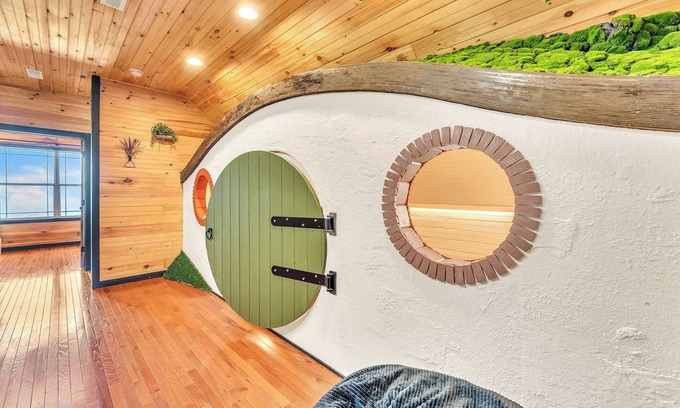 South Pittsburg Cabina | ¡PISCINA INTERIOR! ¡VISTA IMPRESIONANTE! Tina caliente, chimenea, pozo de fuego! Chatt TN 21 millas