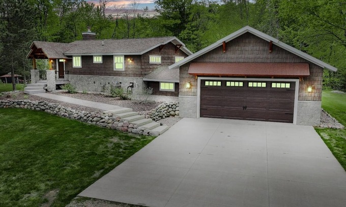 Mountain Casa | Riverside Retreat -Rustic Modern Home/River Views