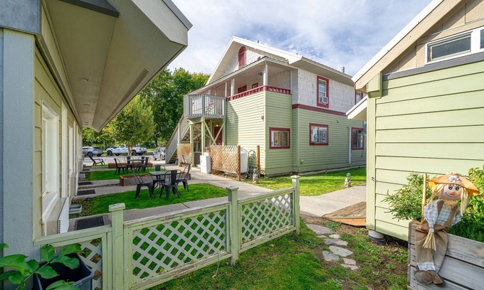 Chelan Hotel | Riverwalk Inn