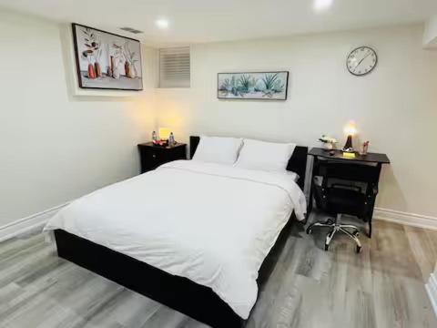 Dixie Casa | Rm2 - Bright and Gorgeous