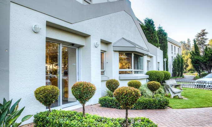 Germiston Hotel | Road Lodge Germiston Lake