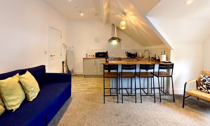 Caerau Apartamento | Roath - Modern Flat Near City Centre W/Parking | Pass the Keys