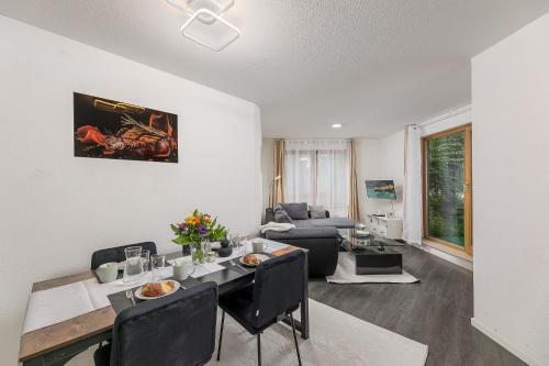 Weil der Stadt Apartamento | Rob's Flat - Moderne 3-Zimmer-Ferienwohnung mit Terrasse, 6 Schlafplätzen, 2 Min S-Bahn, Weil der Stadt bei Stuttgart