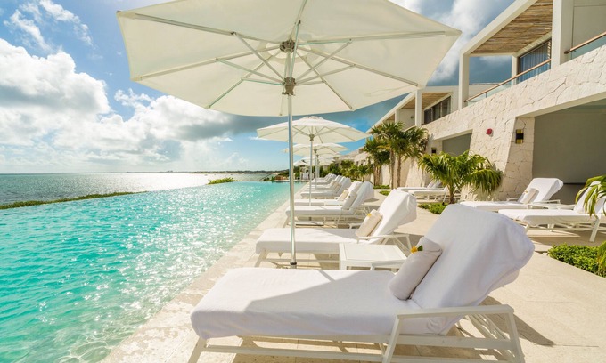 Providenciales Hotel | Rock House