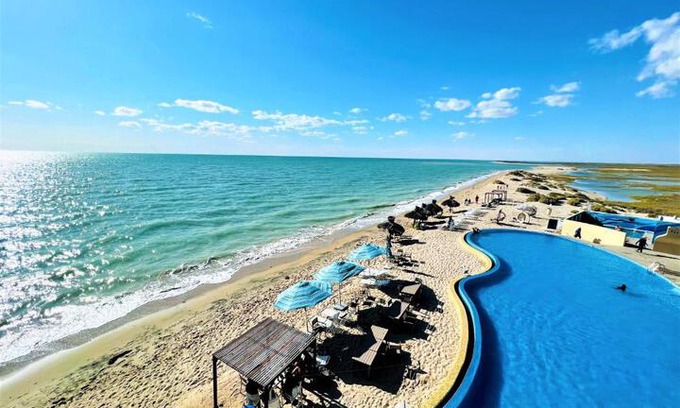 Laguna Shores Hotel | Rocky Point - Ocean Front - King - Suites - Sleeps12 - Gated - POOLS WI-FI