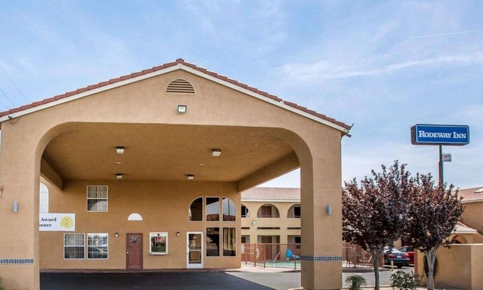 Delano Hotel | Rodeway Inn Delano