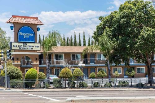 North Broadway Hotel | Rodeway Inn Escondido Downtown