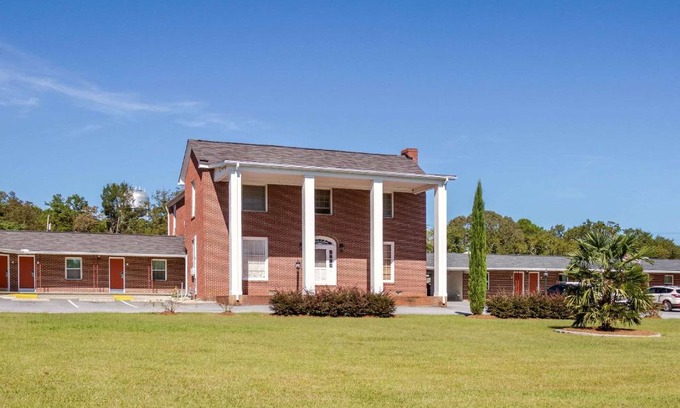 Walhalla Hotel | Rodeway Inn & Suites Walhalla