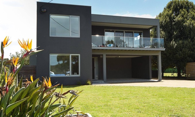 Point Leo Casa | Rolling Waves en Pt Leo - Surf, Swim & Relax