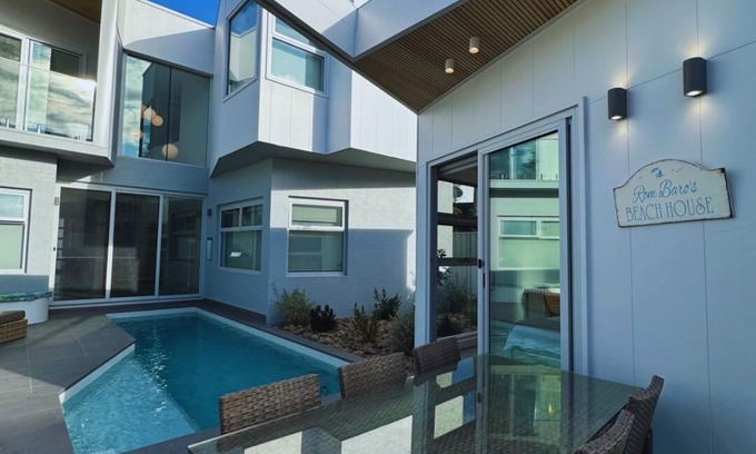 Shellharbour Apartamento | Rom Baro's Tiny Beach House - beachside studio with pool in Shellharbour Village