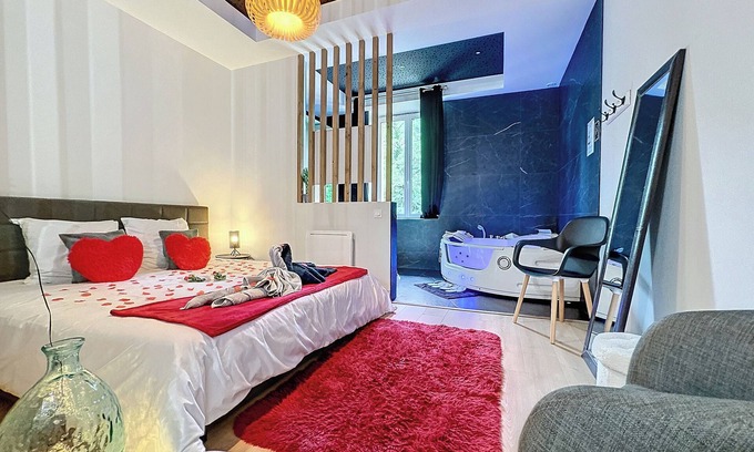 Valbenoite - Le Bernay - Valfuret Apartamento | Romantic loft with private Jacuzzi