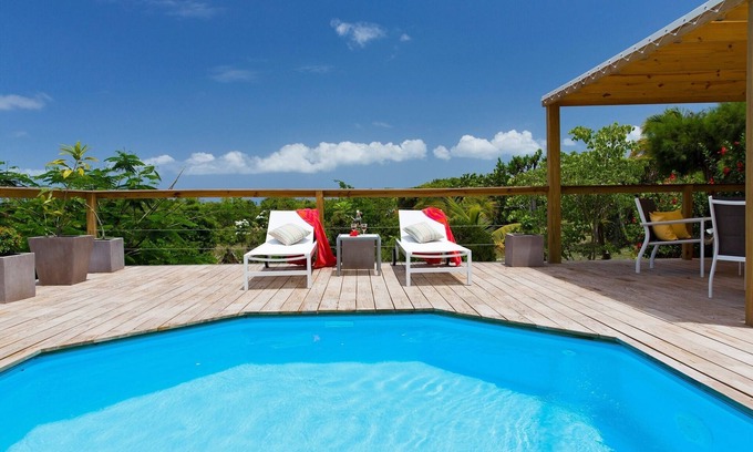 Les Terres Basses Villa | Escapada romántica, lujosa y tranquila para una pareja con vistas al mar y al atardecer de 200 °